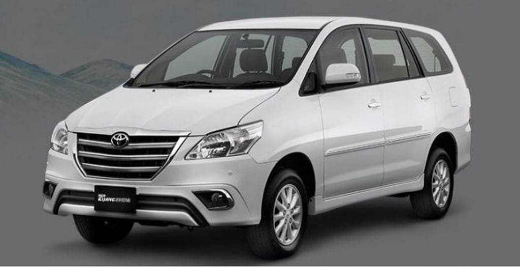 TOYOTA INNOVA (7+1 AC)